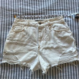 NWOT Hollister 5/W27 White Ultra High Rise Vintage Mom Shorts